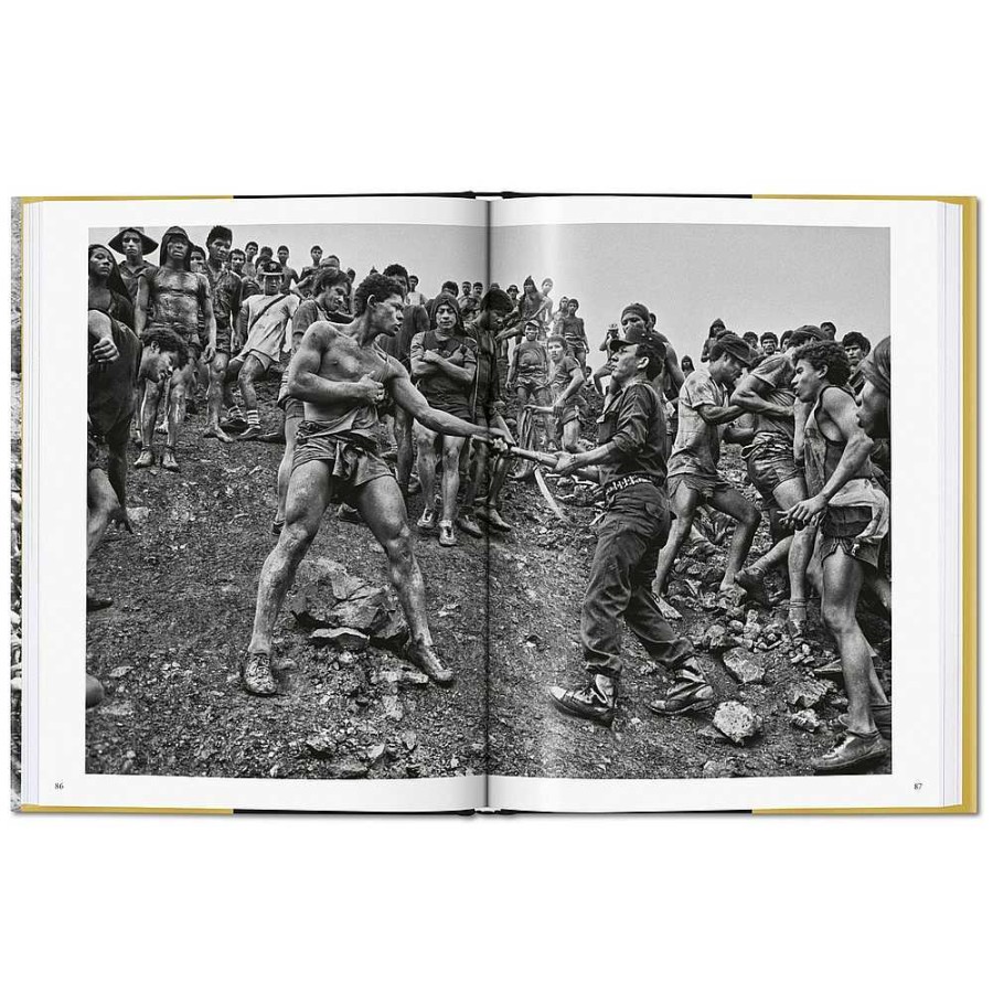 Taschen Taschen Sebastiao Salgado: Gold (Multilingual Edition) - Hardcover Book Books